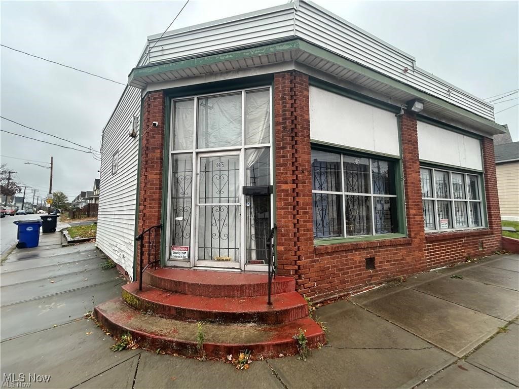 4479 State Rd, Cleveland, OH 44109