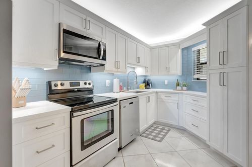 apt-104-5650 Camino Del Sol, Boca Raton, FL, 33433-6543 | Card Image