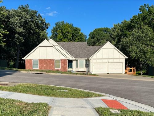 1231 Wildbriar Dr, Liberty, MO, 64068-4005 | Card Image