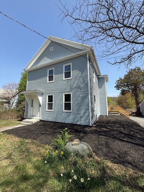 32 Main St, Monson, MA, 01057-1397 | Card Image