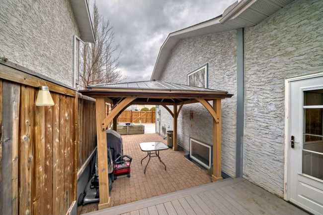 23 Sanderling Rise Nw, Home with 4 bedrooms, 3 bathrooms and 5 parking in Calgary AB | Image 29