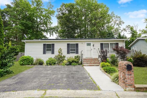 14 Cedar Ct, Manalapan, NJ, 07726-3917 | Card Image