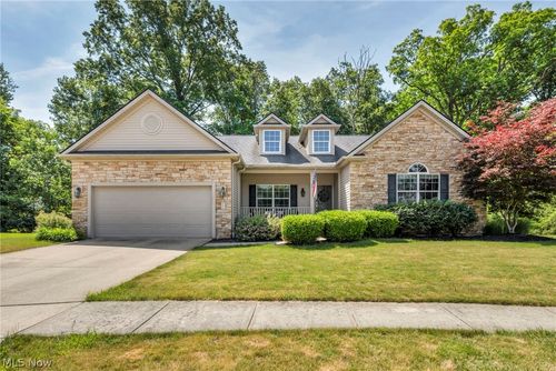 880 Shadow Creek Trl, Amherst, OH, 44001-2095 | Card Image