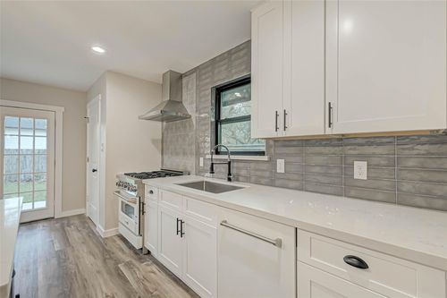 2111 Nina Lee Ln, Houston, TX, 77018-3033 | Card Image