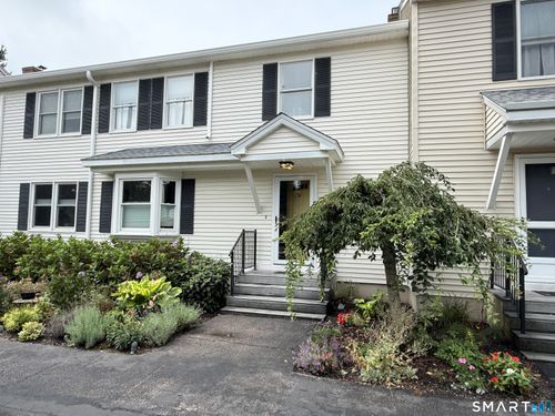 4-4 Castle Meadow Dr, Pawcatuck, CT, 06379-1989 | Card Image
