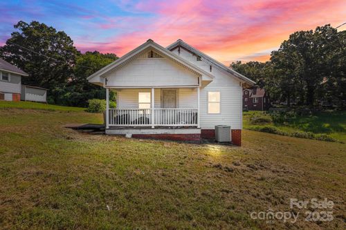 808 S 4th St, Albemarle, NC, 28001-5820 | Card Image