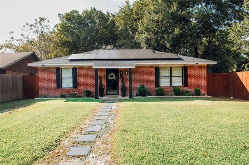 417 E Hill St, Navasota, TX, 77868-2427 | Card Image