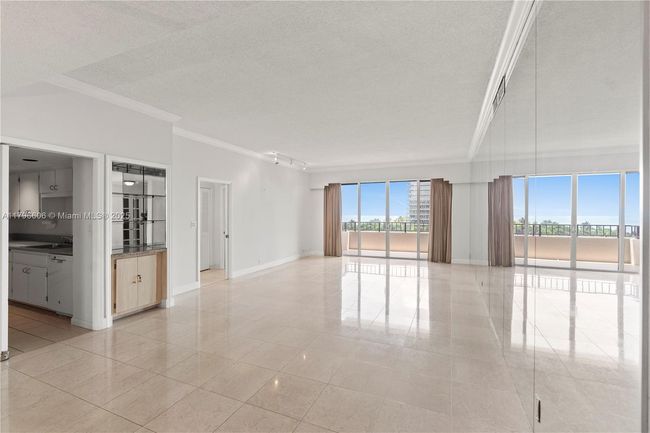 APT-633 - 201 Crandon Blvd, Condo with 2 bedrooms, 2 bathrooms and null parking in Key Biscayne FL | Image 13