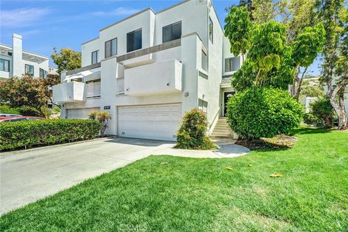 2-5733 Stillwater, Irvine, CA, 92603-3426 | Card Image
