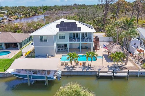 9201 Lake Dr, ENGLEWOOD, FL, 34224-8913 | Card Image