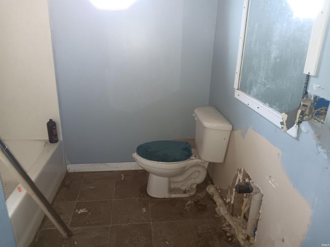 7775 E Church St, House other with 5 bedrooms, 1 bathrooms and null parking in Dugger IN | Image 16