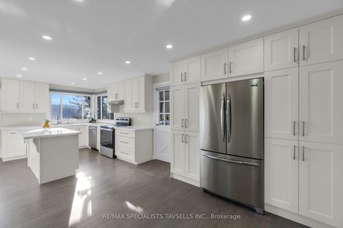 16045 Hurontario St, Caledon Village, ON, L7C2E5 | Card Image