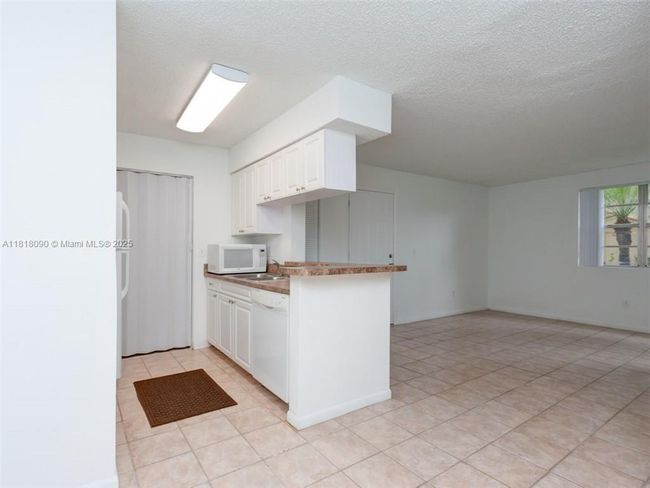 APT-707 - 1235 Sw 46 Th Ave, Condo with 2 bedrooms, 1 bathrooms and null parking in Pompano Beach FL | Image 5