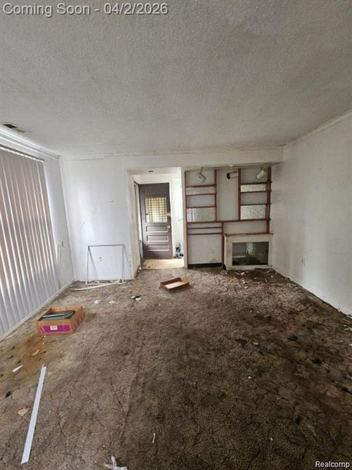 13876 Hendricks Ave, Warren, MI, 48089-2866 | Card Image