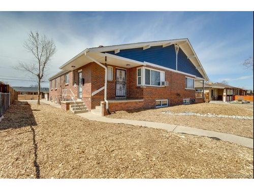 3243 Kearney St, Denver, CO, 80207-2189 | Card Image