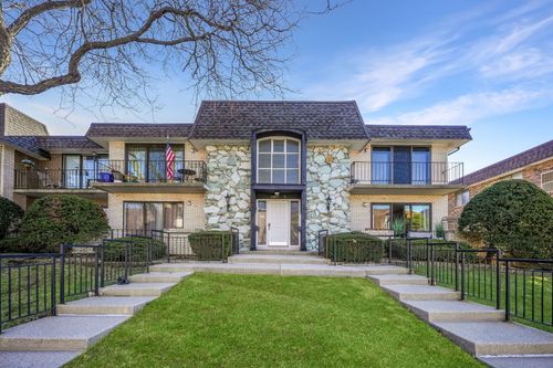 101b-10411 Komensky Ave, Oak Lawn, IL, 60453-6235 | Card Image