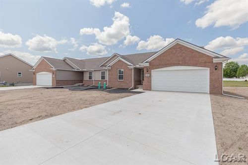 2821 Eunice Cir, Adrian, MI, 49221-4295 | Card Image