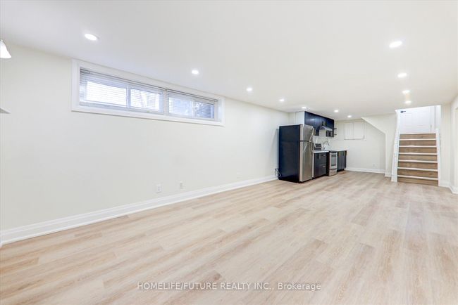 702 Emerson Ave, House other with 5 bedrooms, 2 bathrooms and 2 parking in Oshawa ON | Image 23