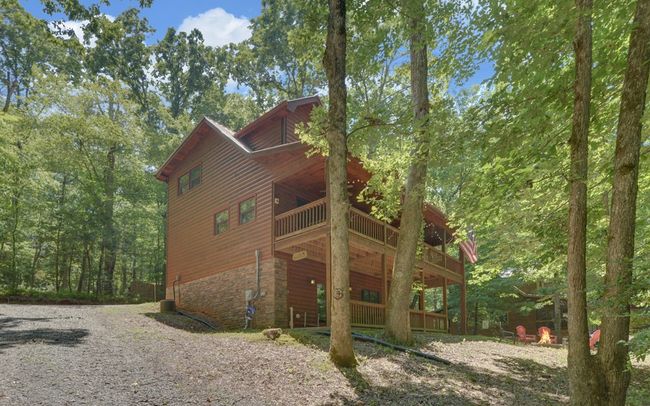 890 Mountain Lake Cir, Home with 3 bedrooms, 3 bathrooms and null parking in Blue Ridge GA | Image 41