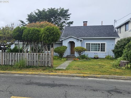 1421 Nw 17th St, Lincoln City, OR, 97367-3726 | Card Image