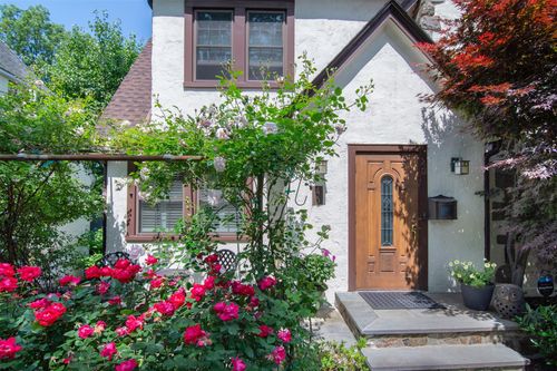 43 Chatfield Rd, Bronxville, NY, 10708-2703 | Card Image