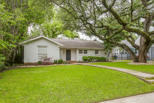 2013 Huntington Ln, Fort Worth, TX, 76110-1743 | Card Image