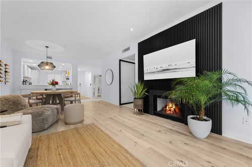 apt-212-2233 Martin, Irvine, CA, 92612-1436 | Card Image