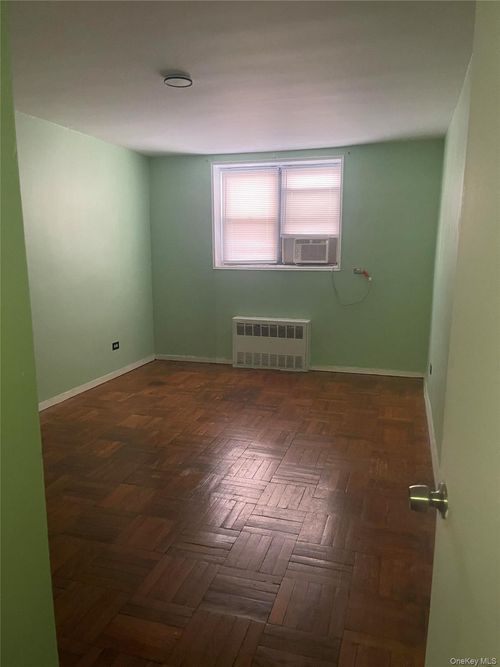 ld-152-72 Melbourne Avenue, New York, NY, 11367 | Card Image
