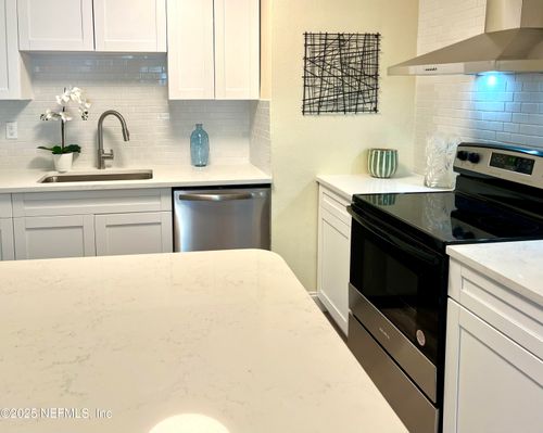 3443 Inwood Cir W, JACKSONVILLE, FL, 32207-5517 | Card Image