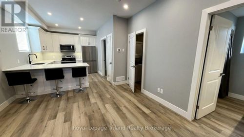 2-695 Hayball St, Woodstock, ON, N4S4Z5 | Card Image