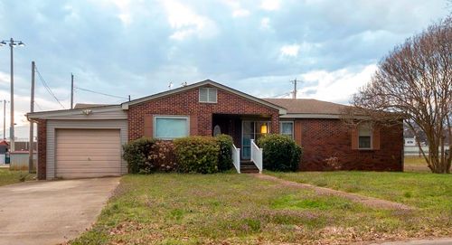 613 N Broad St, Tuscumbia, AL, 35674 | Card Image