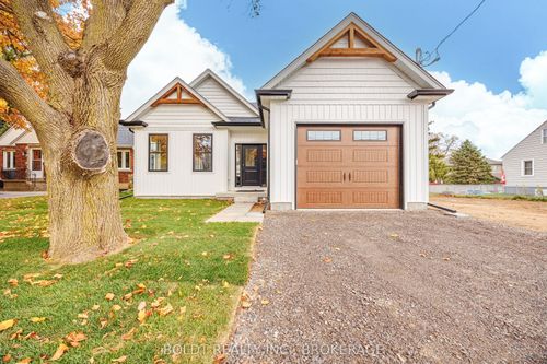 1051 S Pelham Rd, Welland, ON, L3C3E4 | Card Image