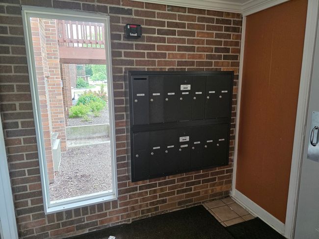 APT-3A - 717 Strom Dr, Condo with 2 bedrooms, 1 bathrooms and 2 parking in West Dundee IL | Image 12