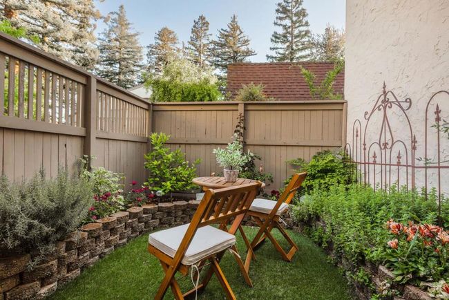 19414 Vineyard Ln, Townhouse with 3 bedrooms, 3 bathrooms and 20 parking in Saratoga CA | Image 5