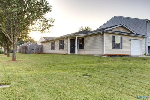 100 Springbok Dr, Harvest, AL, 35749-3207 | Card Image