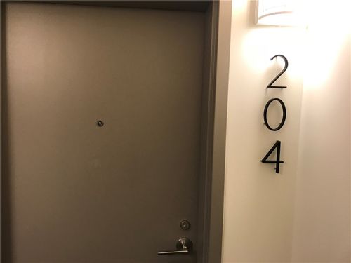 apt-204-1655 5th Ave, Pittsburgh, PA, 15219-5560 | Card Image