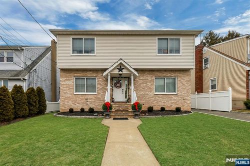 93 Richmond St, Lodi, NJ, 07644-2816 | Card Image