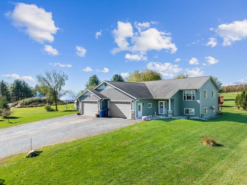 725 Plisch St, Athens, WI, 54411-9306 | Card Image