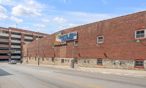 100-585 S Upper St, Lexington, KY, 40508-2964 | Card Image
