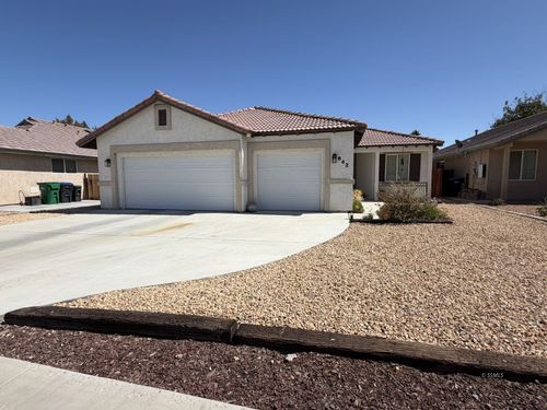 642 Pinon Ct, Ridgecrest, CA, 93555-3387 | Card Image