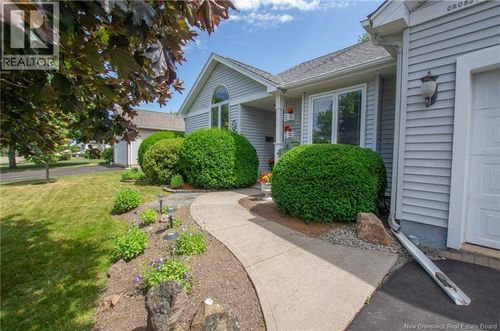 55 Mcdowell Ave, Riverview, NB, E1B4M6 | Card Image