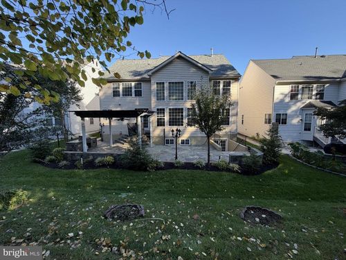 13045 Lashmere Ct, WOODBRIDGE, VA, 22192-5329 | Card Image