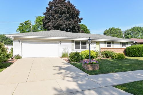 44 S Sumac Dr, Janesville, WI, 53545-2177 | Card Image
