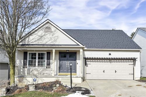 4521 Newkirk Dr, Brunswick, OH, 44212-6811 | Card Image