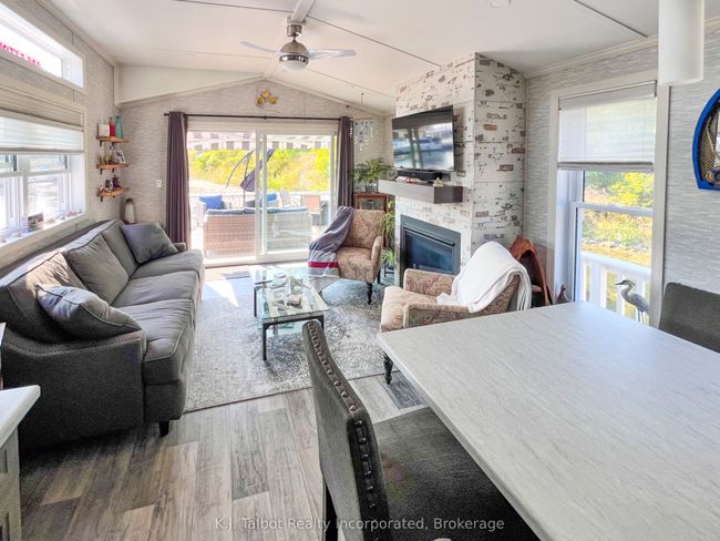 100 N Harbour Rd W, Home with 2 bedrooms, 1 bathrooms and 1 parking in Goderich ON | Image 23