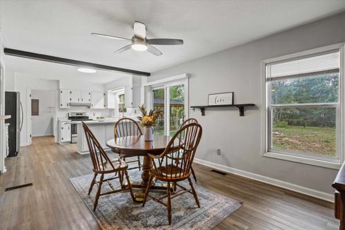 2121 Shady Oaks Dr, Tallahassee, FL, 32303-7335 | Card Image