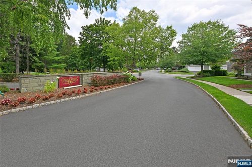 197 Brewster Rd, Wyckoff, NJ, 07481-2158 | Card Image