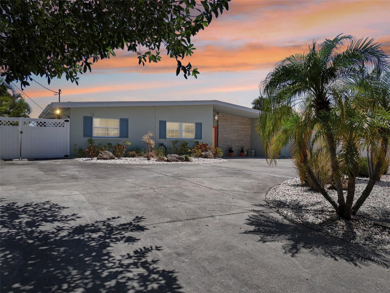 Sandpiper Rd, Bradenton, FL 34209