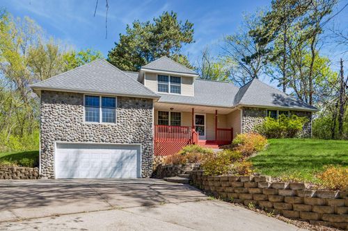771 County Road B2 E, Little Canada, MN, 55117-1626 | Card Image