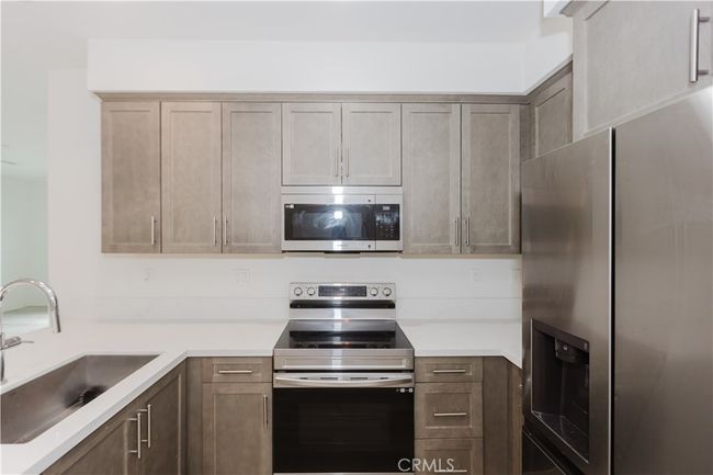2811 Elderflower St, Townhouse with 3 bedrooms, 3 bathrooms and 2 parking in Spring Valley CA | Image 9